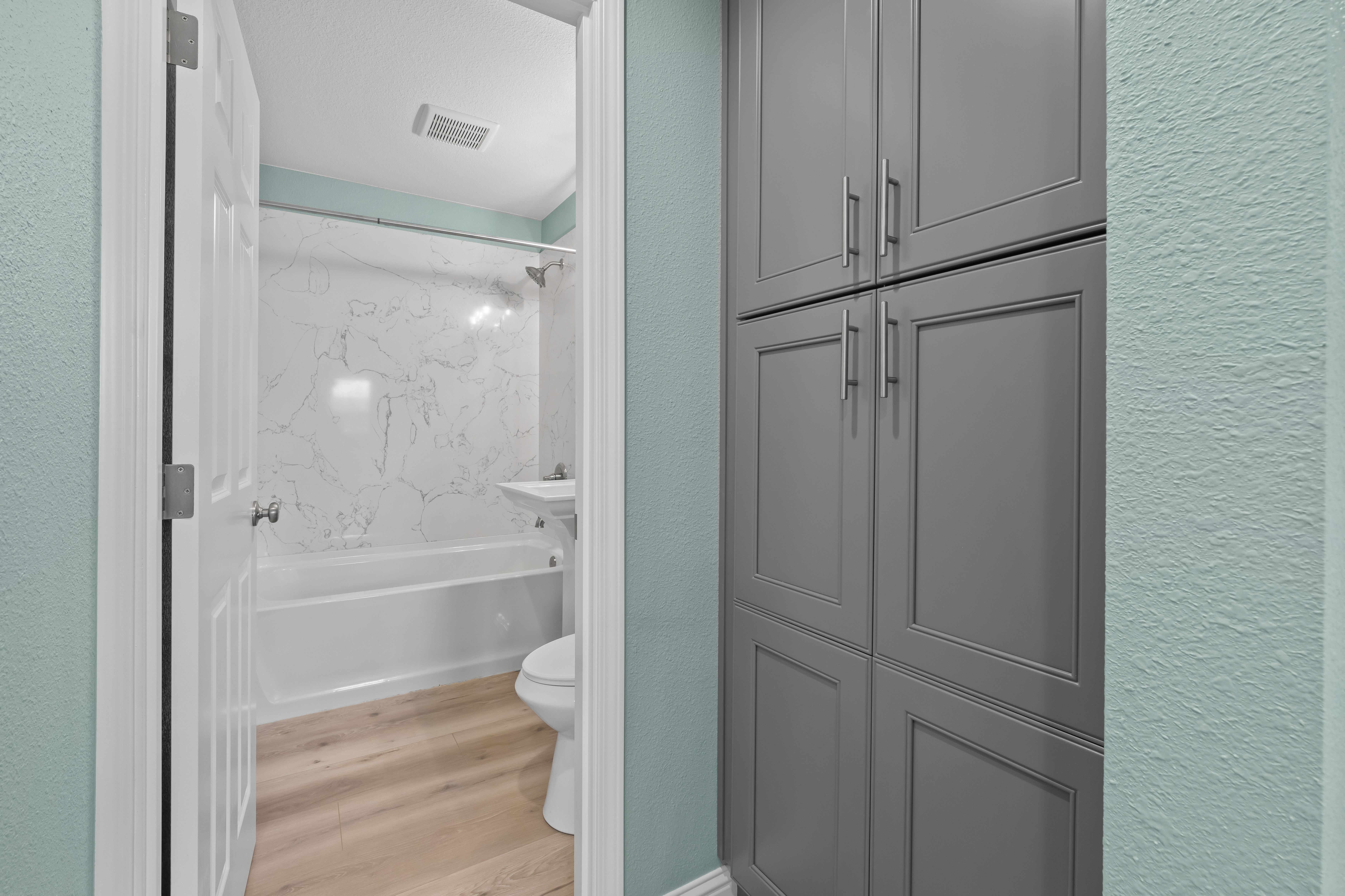 bathroom restoration after fire Photo